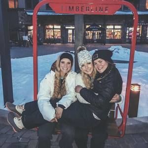 Meet your Posher, Nicole